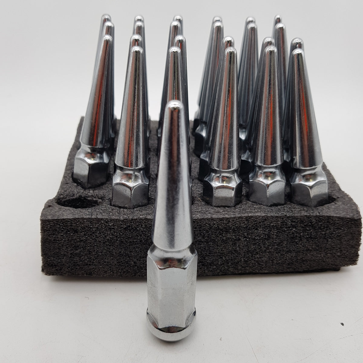 24 PCS Silver Lock Wheel Nuts Lug Nuts Set M14x1.5 for Holden Commodor Caold Technology